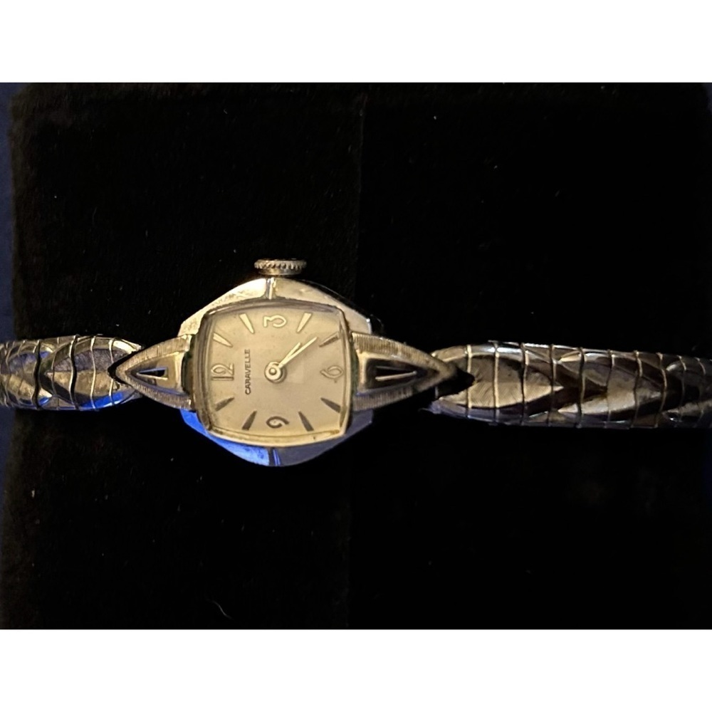 Caravelle By Bulova 15J Lady’s' Vintage Wristwatch